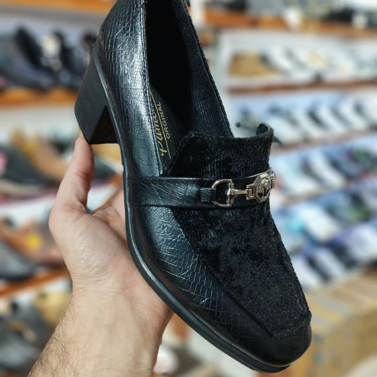 کفش راحتی و پاشنه دار مدل سگکی